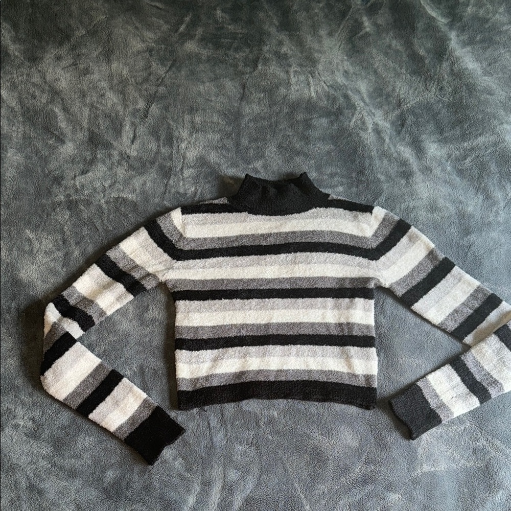 Striped Black and Gray Cropped Turtleneck Sweater chenille